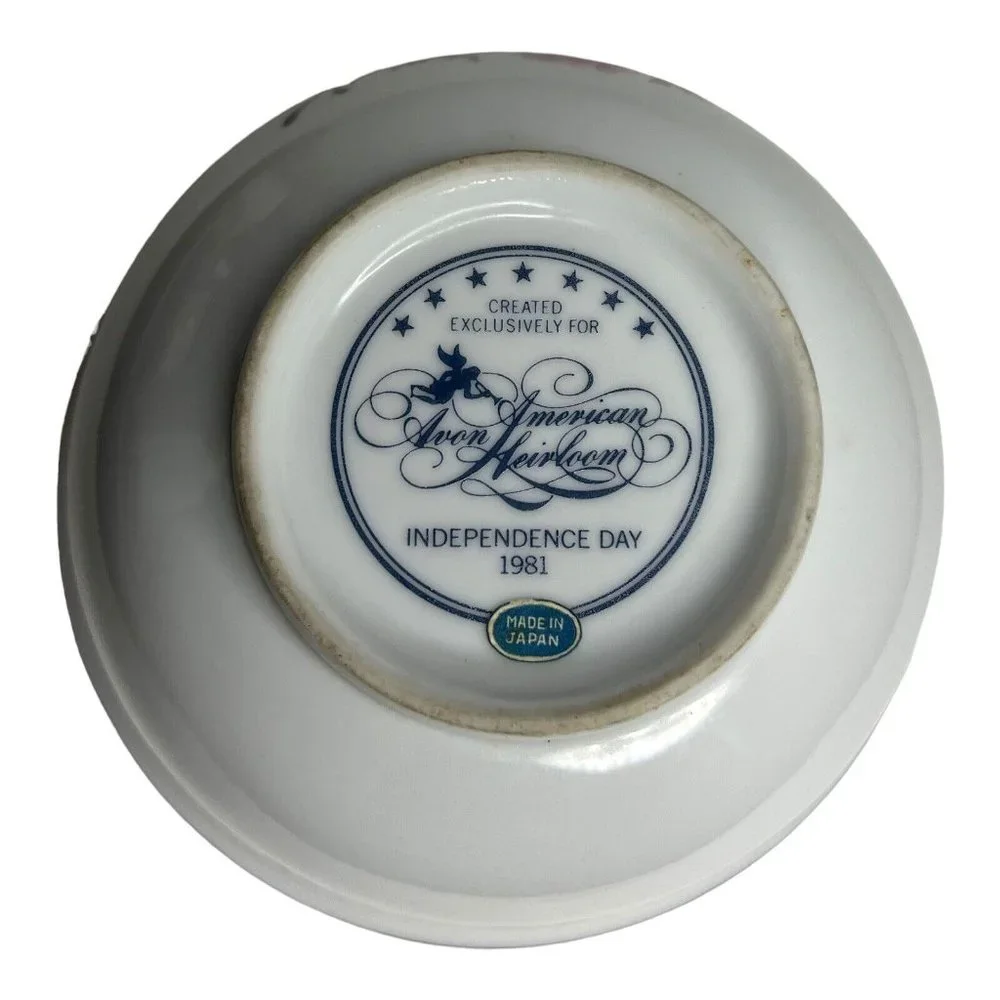 American Heirloom Independence Day 1981 Porcelain Floral‎ Dragonfly Bowl Avon